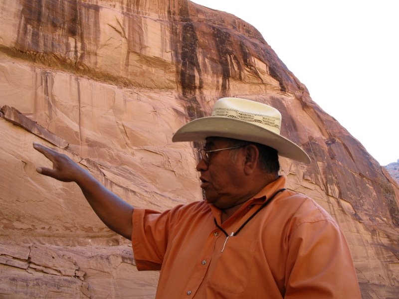 David Benally points out one of the features at Canyon de Chelly.